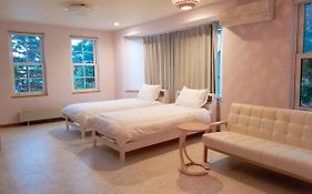 Donguri House
